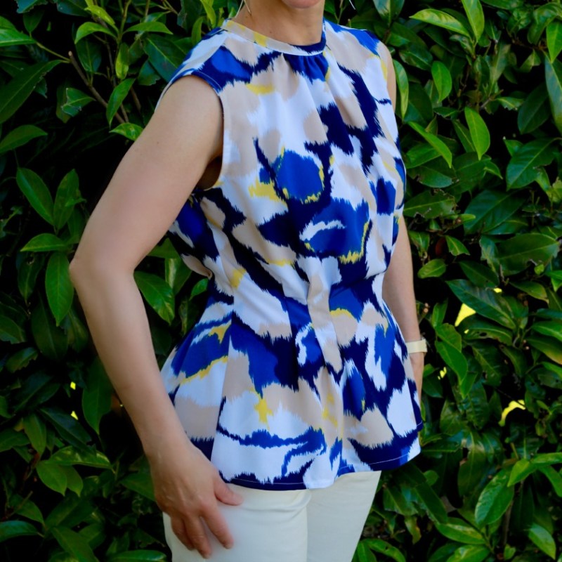 Sewing an abstract-print blouse for business or leisure&nbsp;time